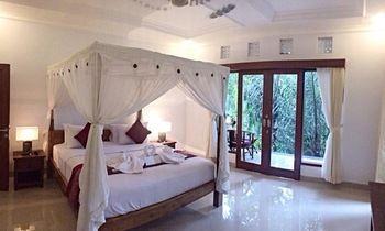 Holiday park Alam Dania 4*